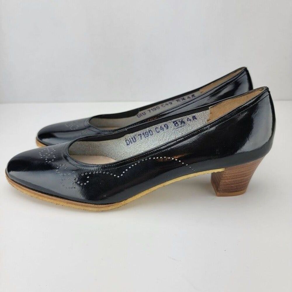 Salvatore Ferragamo Wos Size 8.5 4A Black Patent Leather Block Heels Slip On Pum